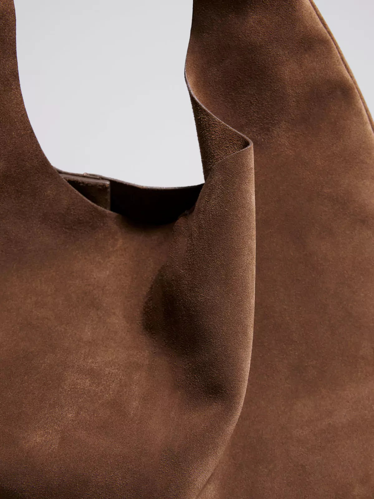 Élanor Vegan Suède Tote Tas met Ruime Binnenkant en Magnetische Sluiting
