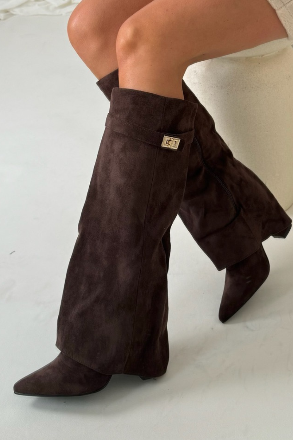 Élanor | Hoge laarzen van leer of suède met flap en blokhak 8,5 cm