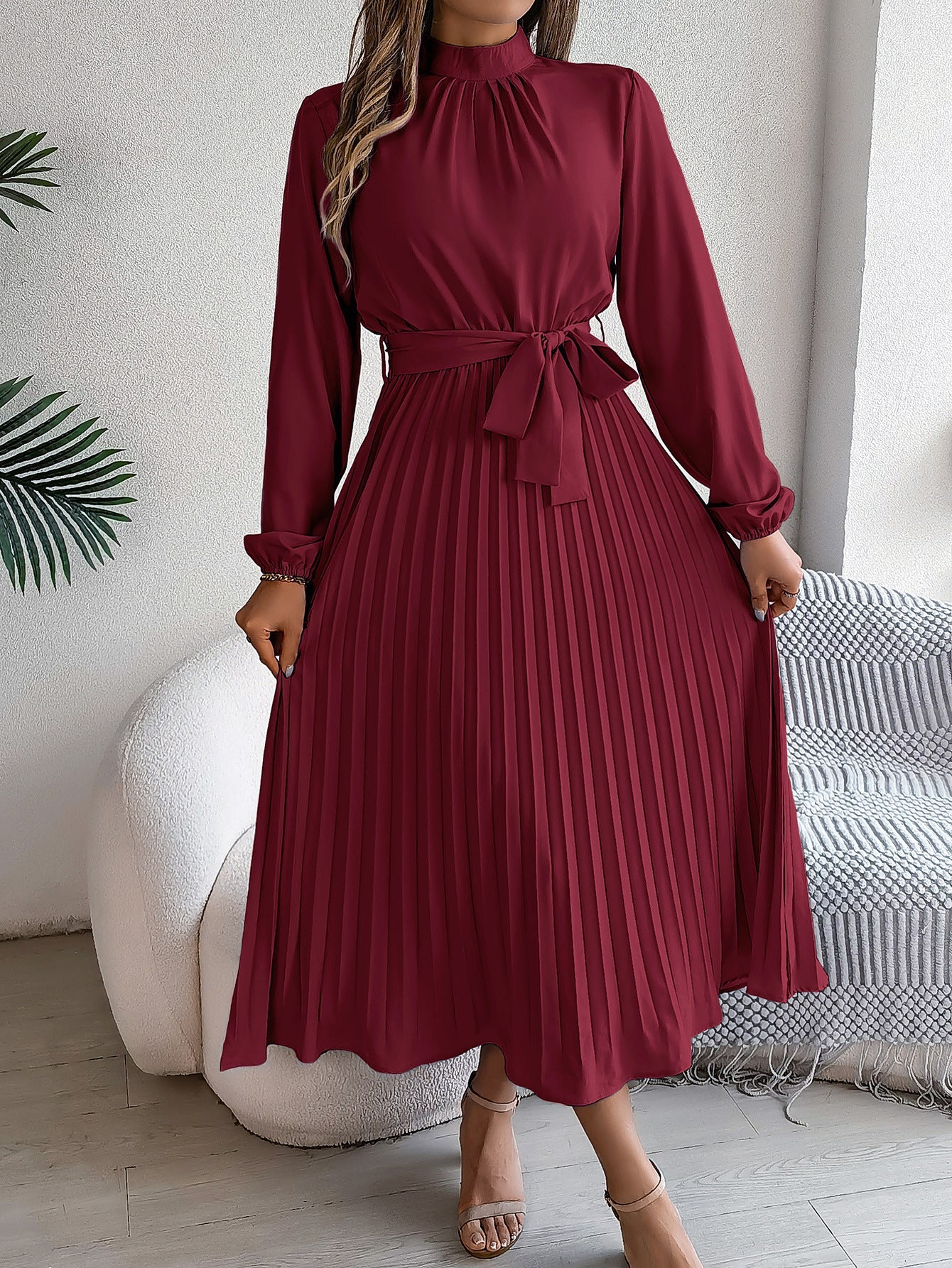 Monde Elegante damesjurk met opstaande kraag, lange mouwen en geplooide midi-rok – Zwart – Maat S t/m XL