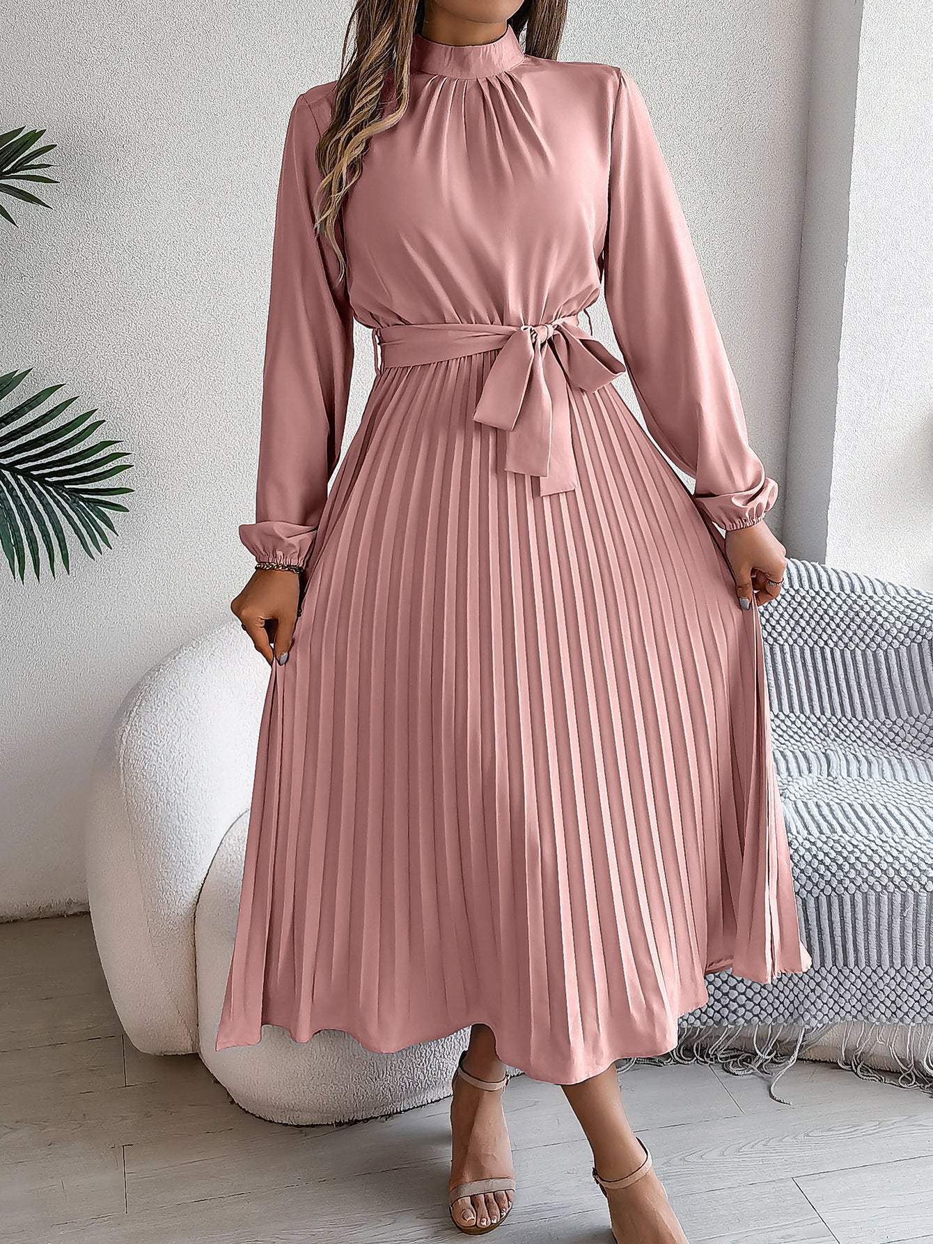 Monde Elegante damesjurk met opstaande kraag, lange mouwen en geplooide midi-rok – Zwart – Maat S t/m XL