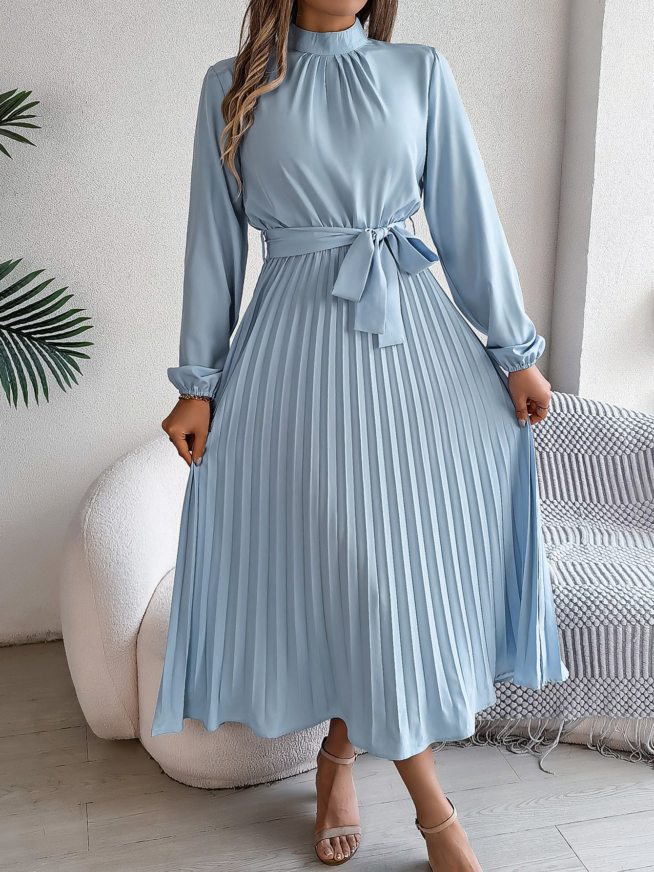 Monde Elegante damesjurk met opstaande kraag, lange mouwen en geplooide midi-rok – Zwart – Maat S t/m XL