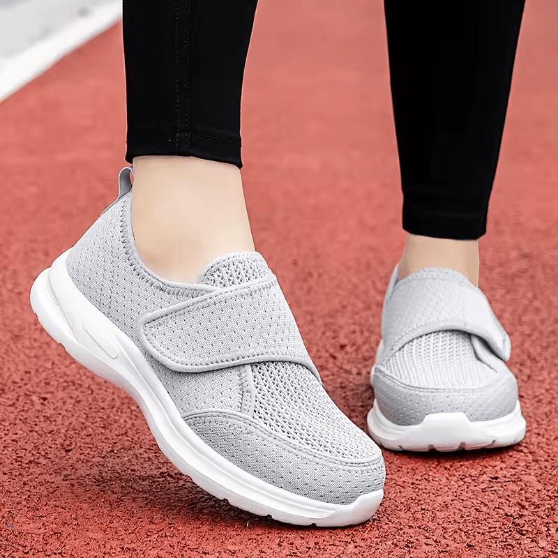 Veloria Extra-Brede Wandelschoenen met Verstelbare Sluiting – Ademend en Lichtgewicht