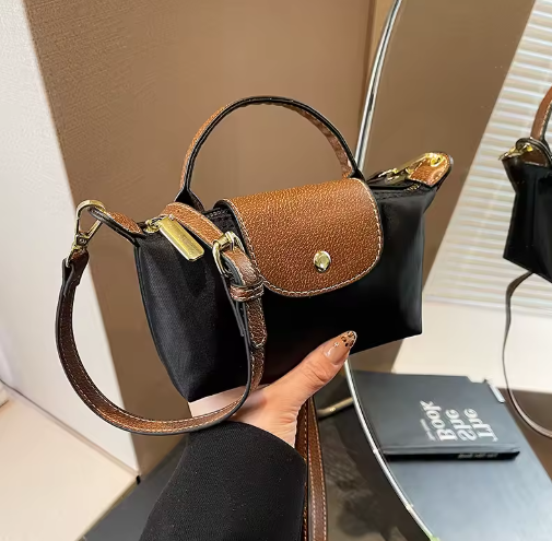 Évoque Mini Leren Pouch met Schouderriem – Compacte Leren Tas