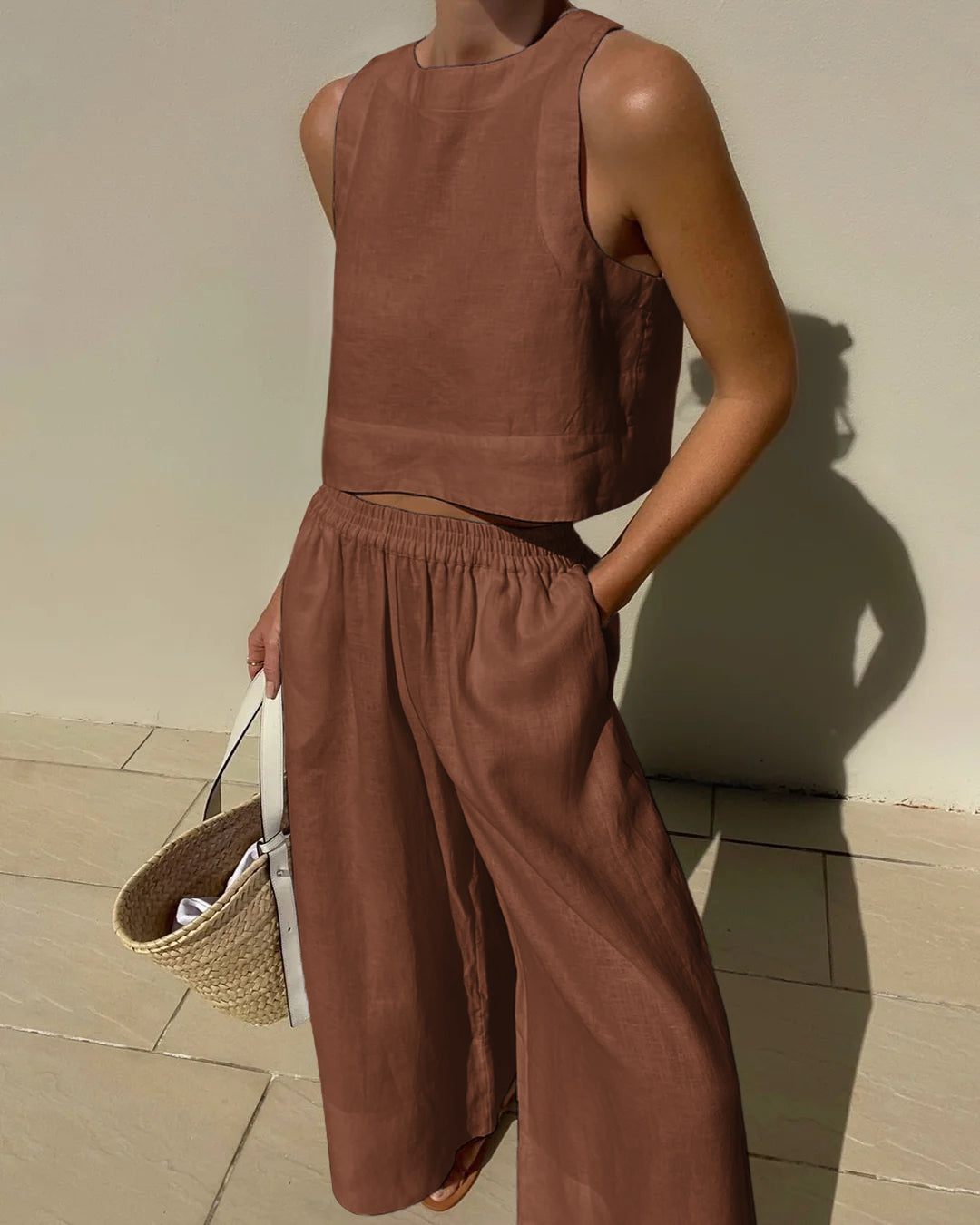 Évoque | Tweedelige dames set met mouwloze crop top en wijde broek