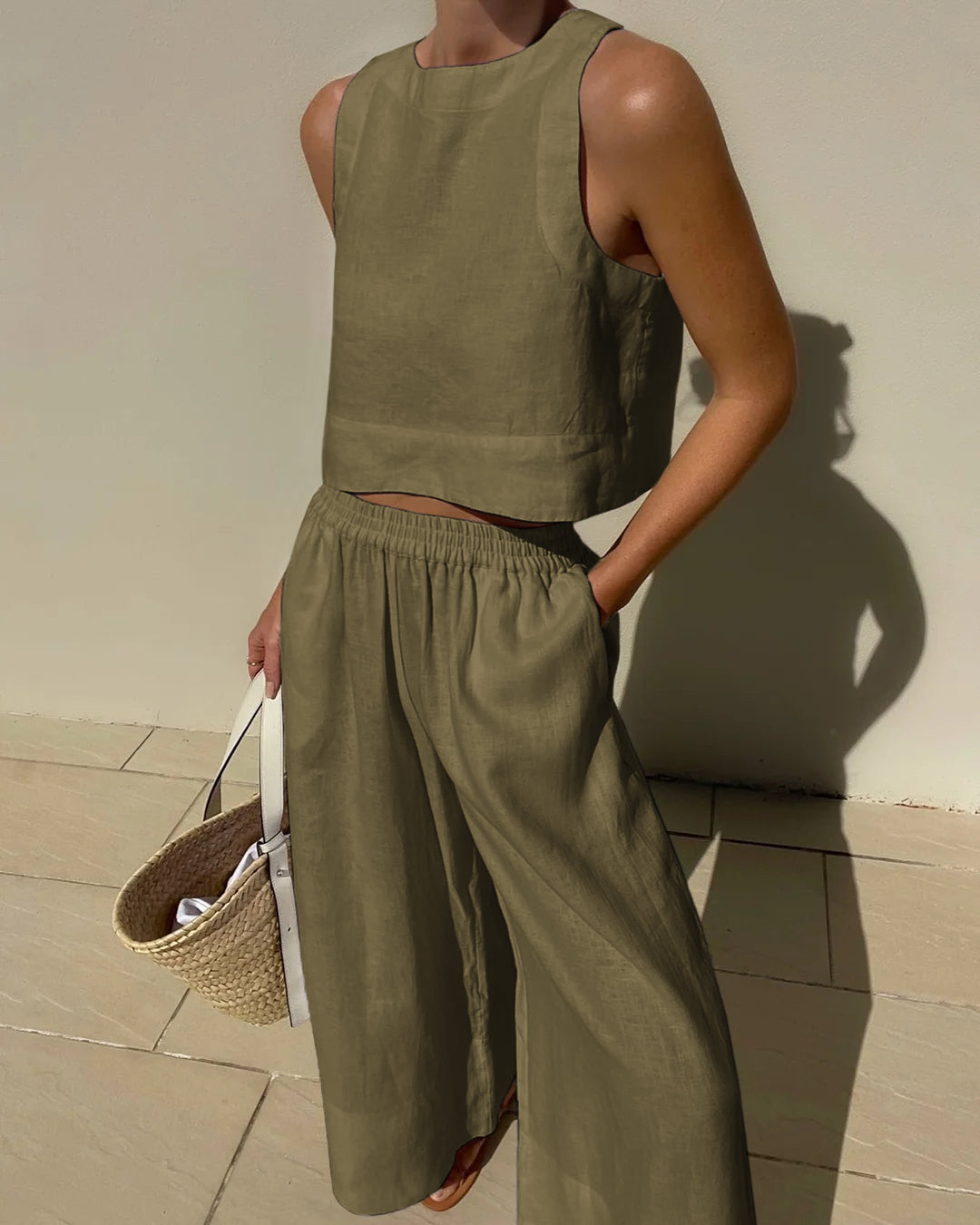 Évoque | Tweedelige dames set met mouwloze crop top en wijde broek