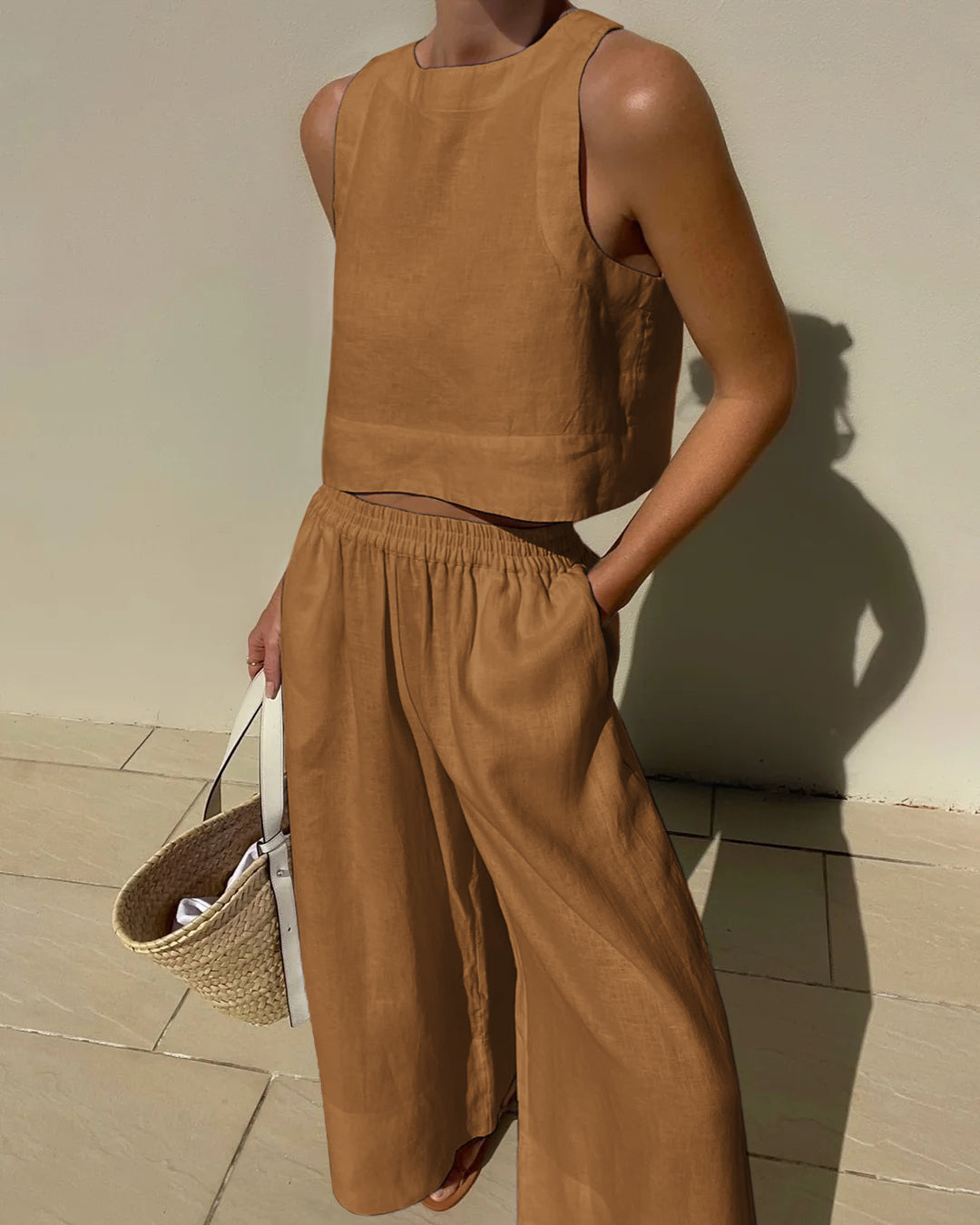 Évoque | Tweedelige dames set met mouwloze crop top en wijde broek