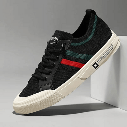 Veloria Lederen Sneakers met Geperforeerd Design en Lichtgewicht Zool
