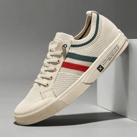 Veloria Lederen Sneakers met Geperforeerd Design en Lichtgewicht Zool