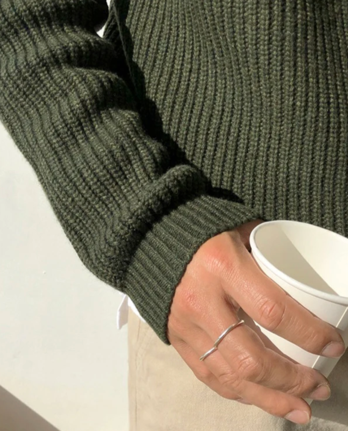 Veloria Geribde Katoenen Sweater met Structuur – Forest Green Crewneck