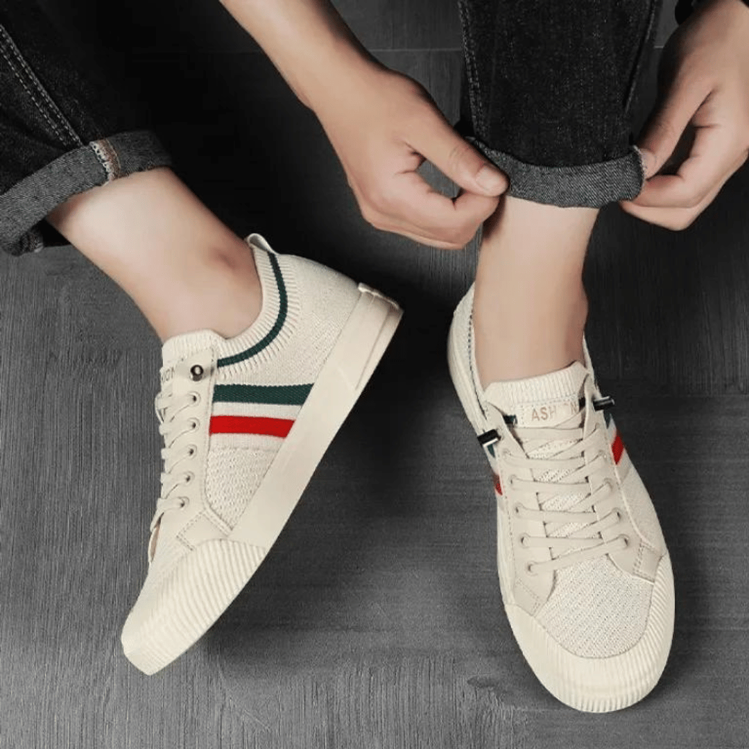 Veloria Lederen Sneakers met Geperforeerd Design en Lichtgewicht Zool
