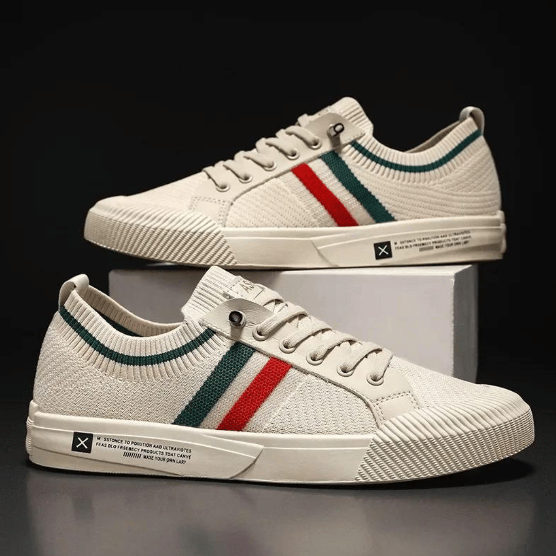 Veloria Lederen Sneakers met Geperforeerd Design en Lichtgewicht Zool