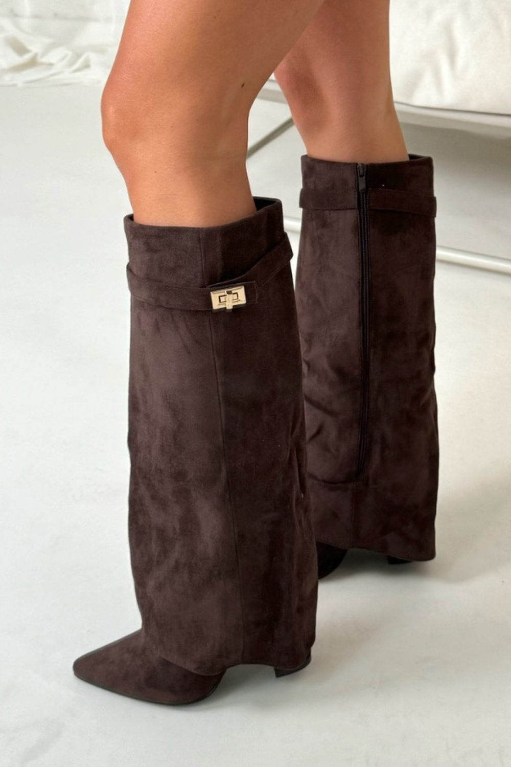 Élanor | Hoge laarzen van leer of suède met flap en blokhak 8,5 cm