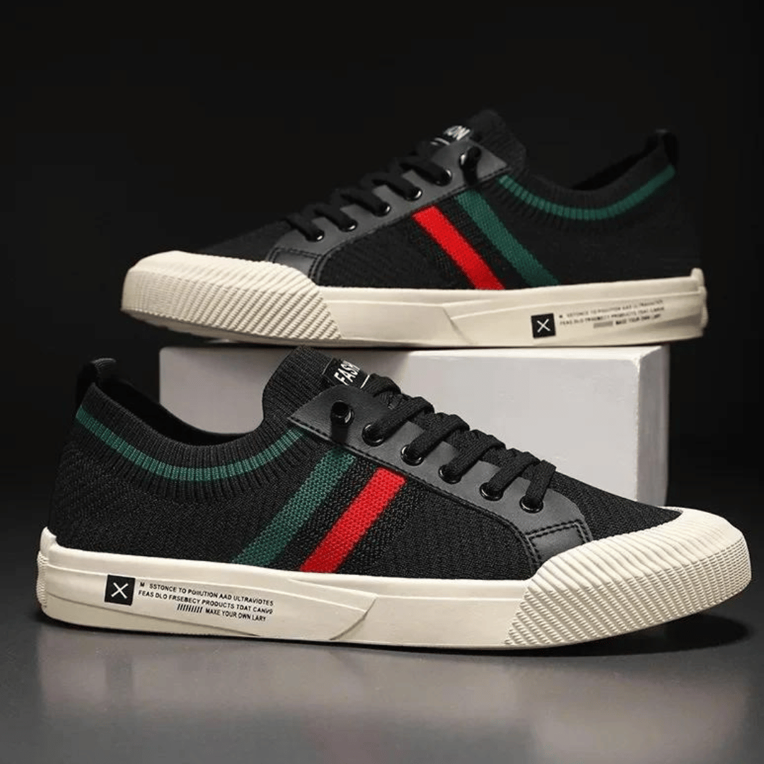 Veloria Lederen Sneakers met Geperforeerd Design en Lichtgewicht Zool