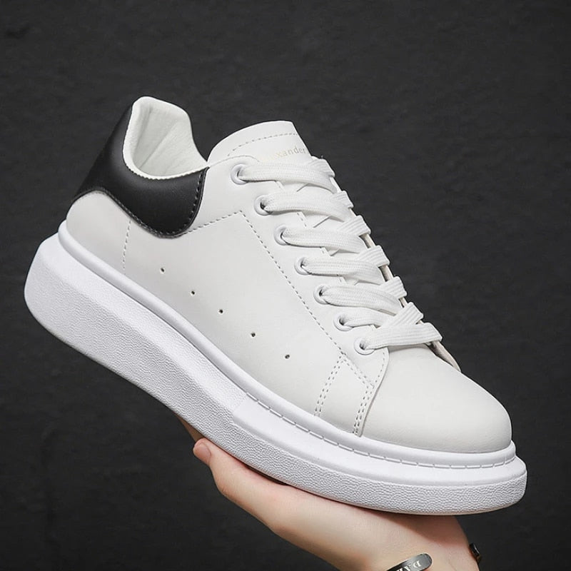 Monde heren sneakers van wit leer met dikke plateausohle