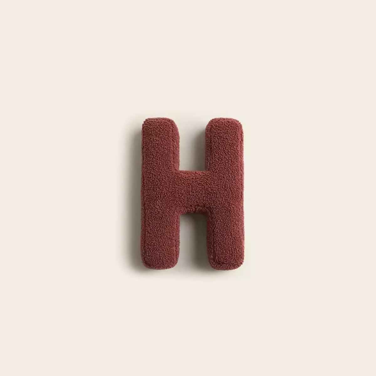 Monde Alfabet Kussen – Decoratief Pluche Letterkussen met Katoenvulling 38x30 cm