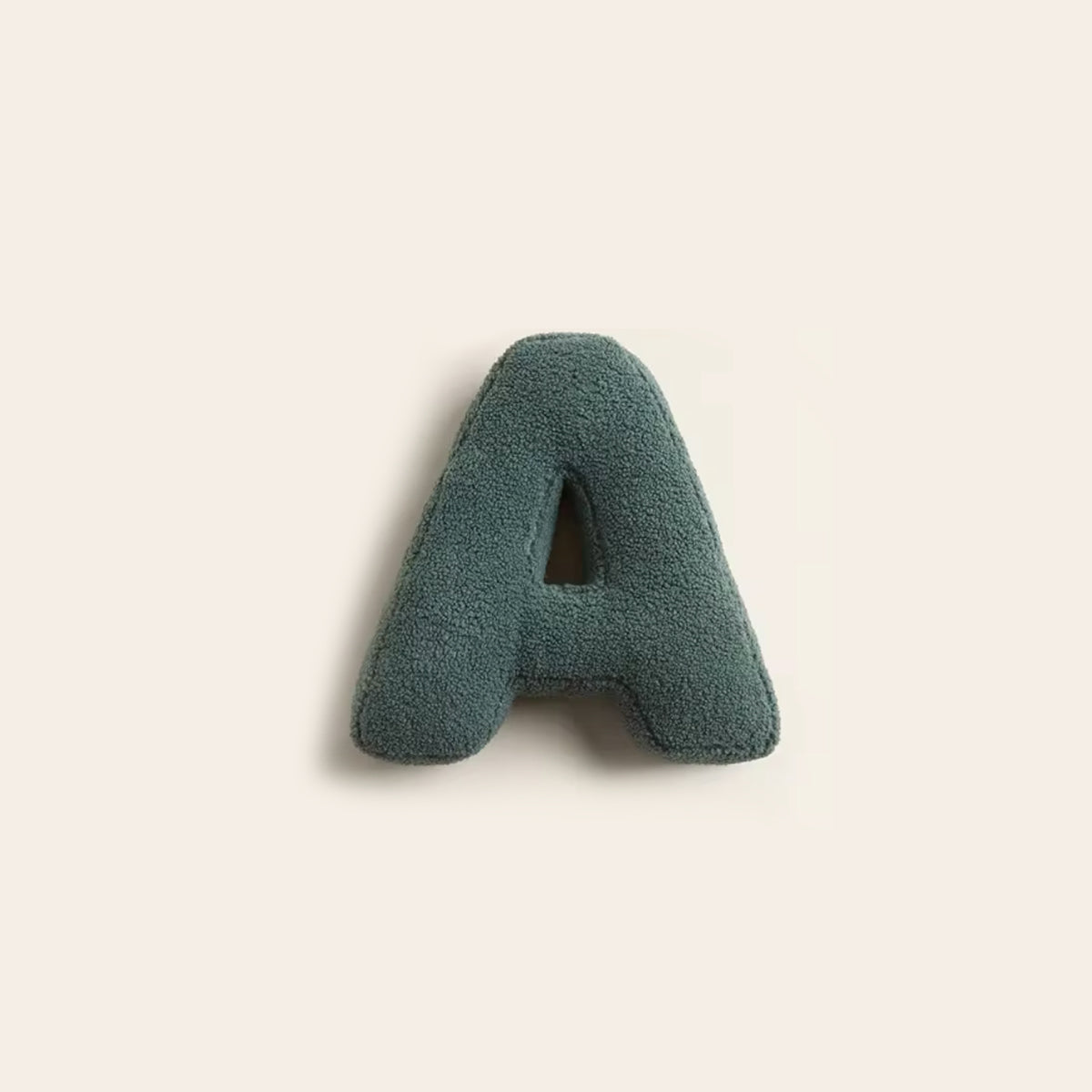 Monde Alfabet Kussen – Decoratief Pluche Letterkussen met Katoenvulling 38x30 cm