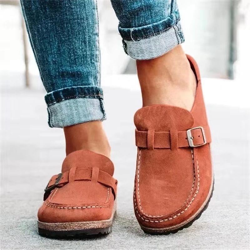 Monde Dames suède slip-on clogs met verstelbare gesp en open hiel