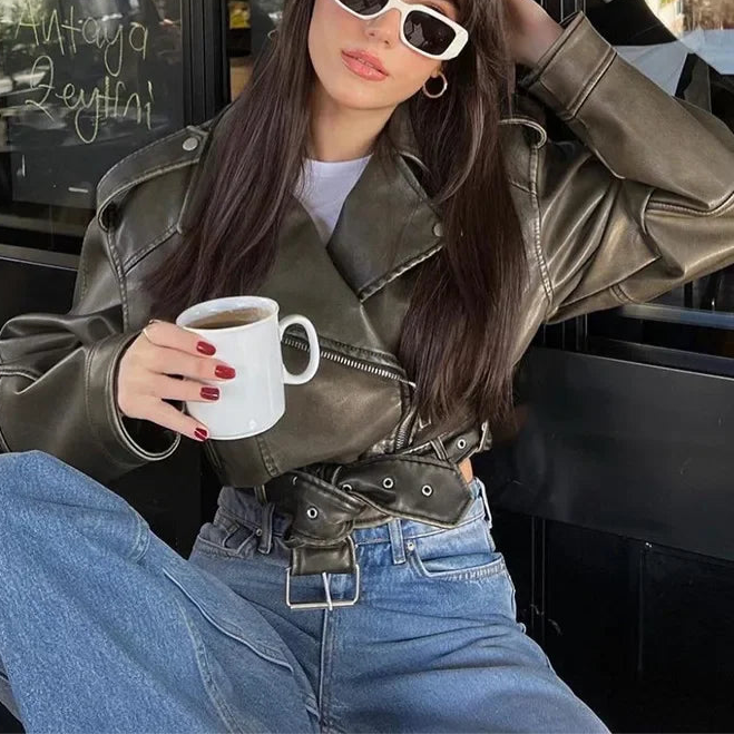 Élanor Oversized Dames PU Leren Korte Jas met Tailleriem – Retro Moto Biker Stijl