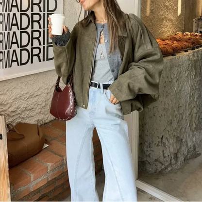 Élanor Suède Effect Vrouwelijke Oversized Bomberjack met Kraag en Schouderdetails