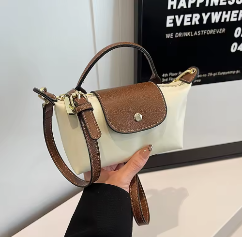 Évoque Mini Leren Pouch met Schouderriem – Compacte Leren Tas