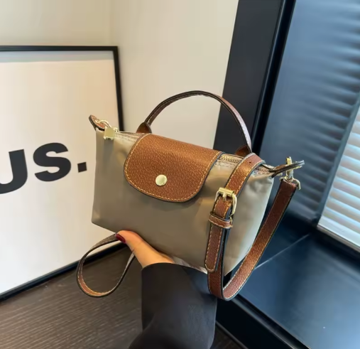Évoque Mini Leren Pouch met Schouderriem – Compacte Leren Tas