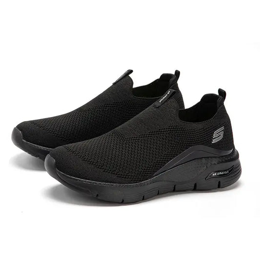 Élanor | Zwarte slip-on sneakers van katoenmix met minimalistisch design