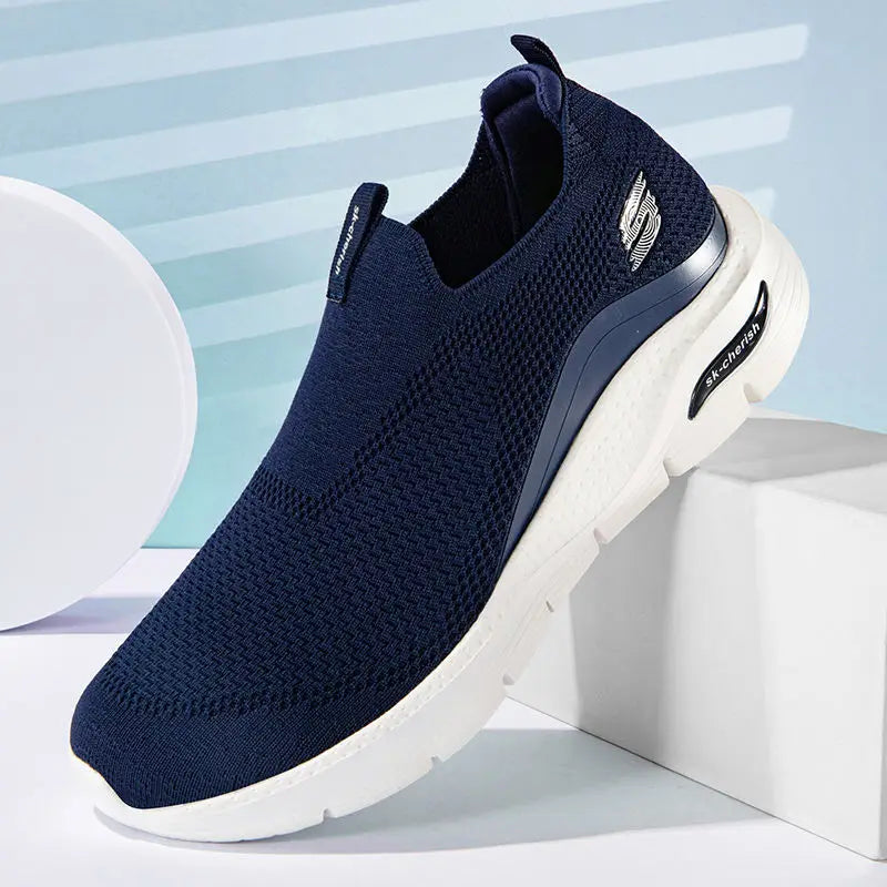 Élanor | Zwarte slip-on sneakers van katoenmix met minimalistisch design