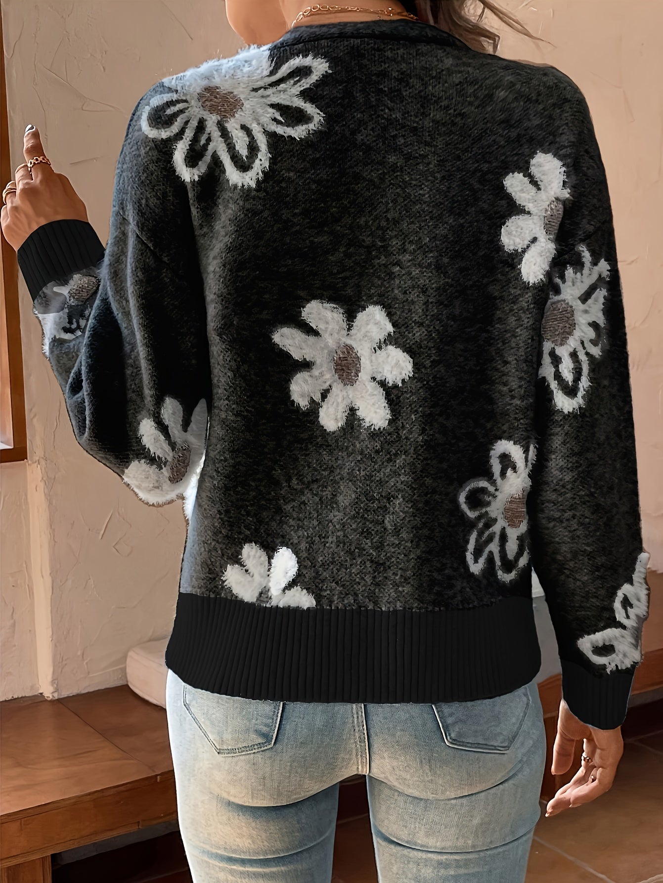 Veloria | Cardigan Trui met Bloemenpatroon en Knopen