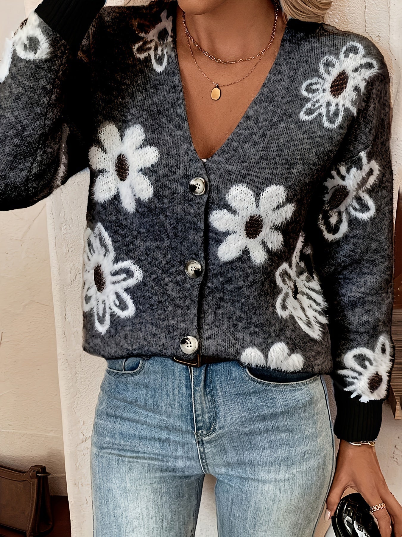 Veloria | Cardigan Trui met Bloemenpatroon en Knopen