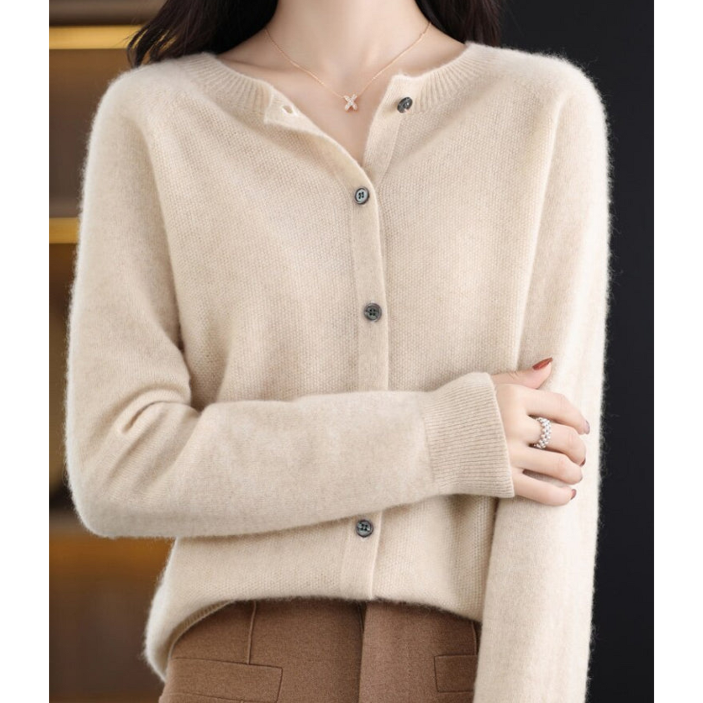 Élanor | Merino wollen dames cardigan met V-hals en knoopsluiting
