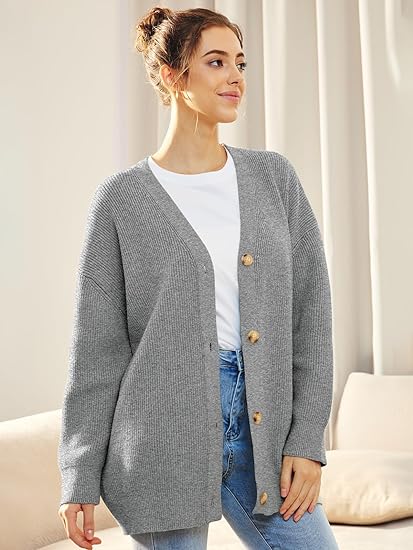 Évoque Lichte Cardigan met V-hals en Knoopsluiting – Gebreid Damesvest
