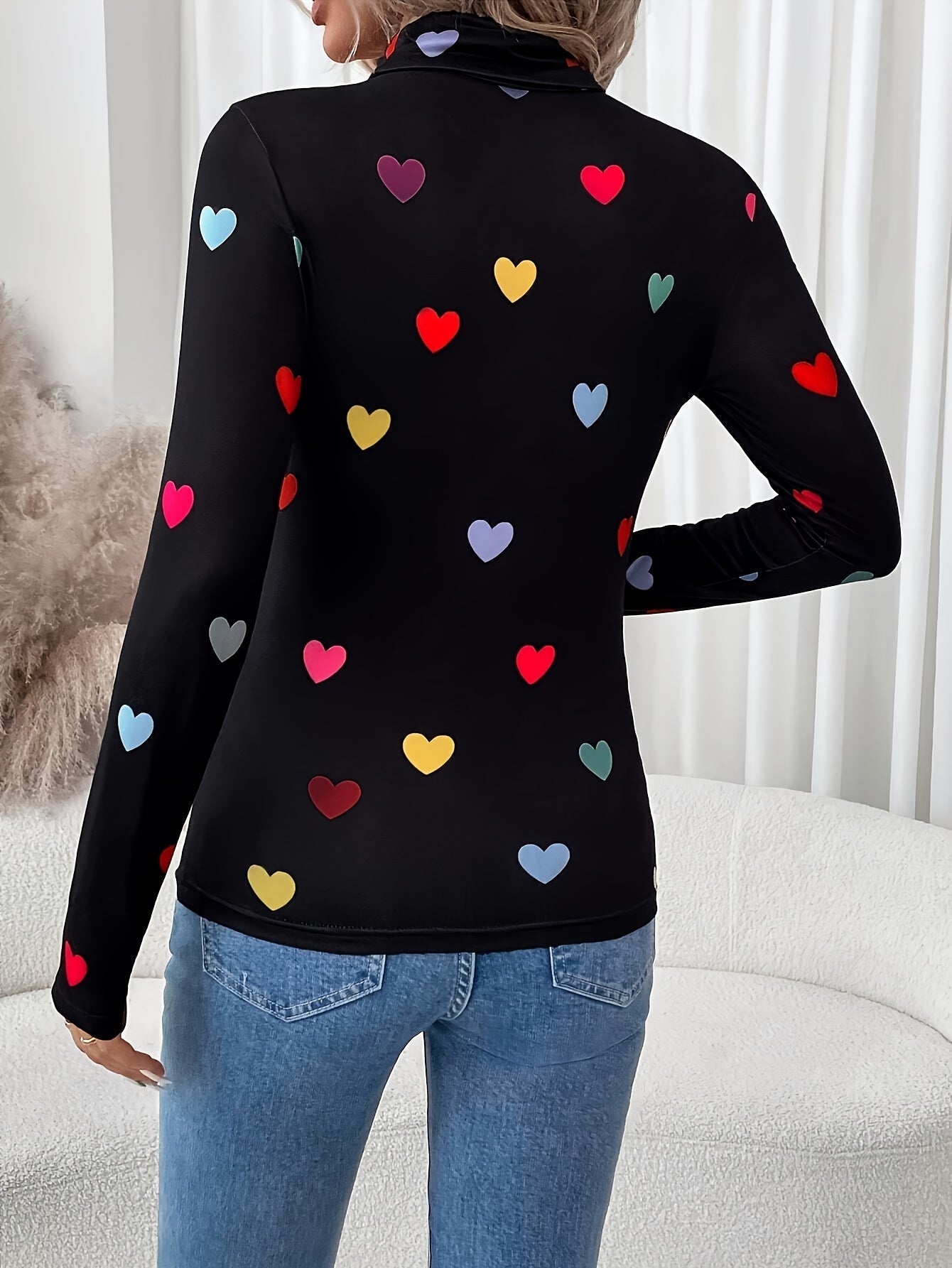 Élanor | Chique T-shirt met hartjesprint, lange mouw en hoge hals