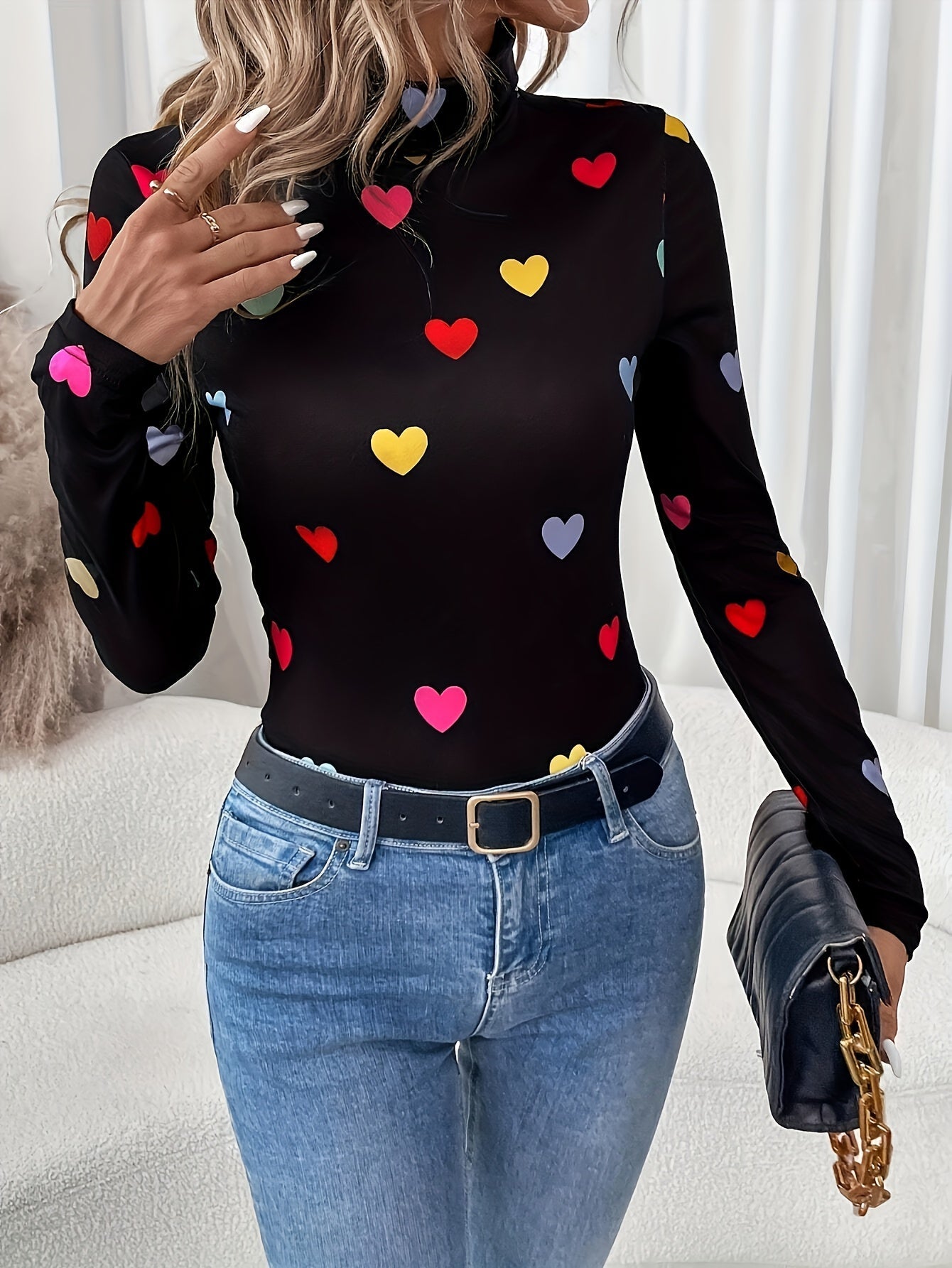 Élanor | Chique T-shirt met hartjesprint, lange mouw en hoge hals