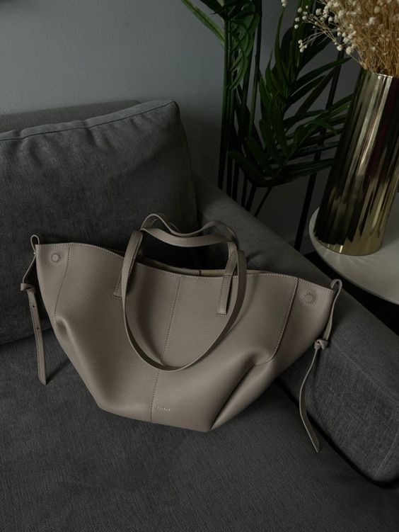 Veloria Vintage Leren Dames Tote Bag met Magnetische Sluiting – Ruim en Stijlvol