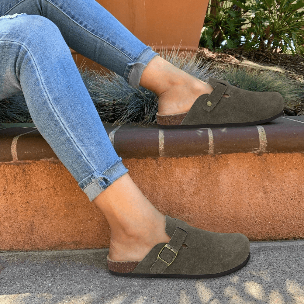 Reverie Suède Leren Mulesandalen voor Dames – Elegant en Stijlvol Design